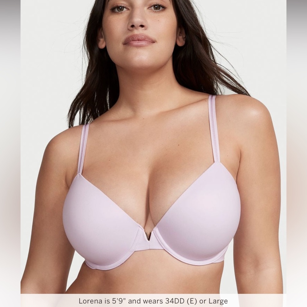 BNWT Victoria’s Secret 38D LOVE CLOUD
Smooth Lightly Lined Full Coverage Bra